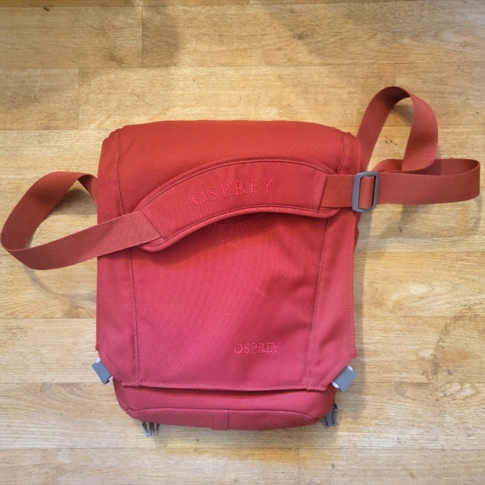 Osprey Tablet/Laptop Messenger Bag